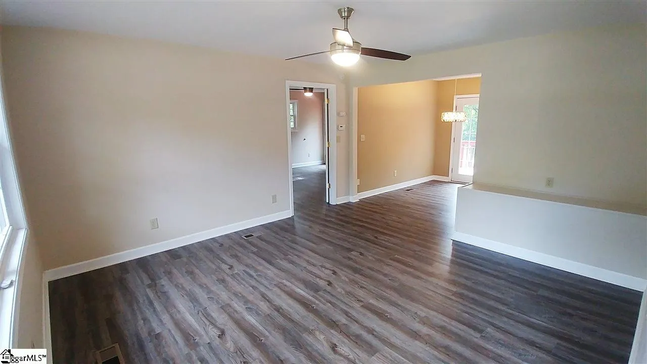 Property image 4 at 206 S Rockview Drive, Greenville, SC 29609