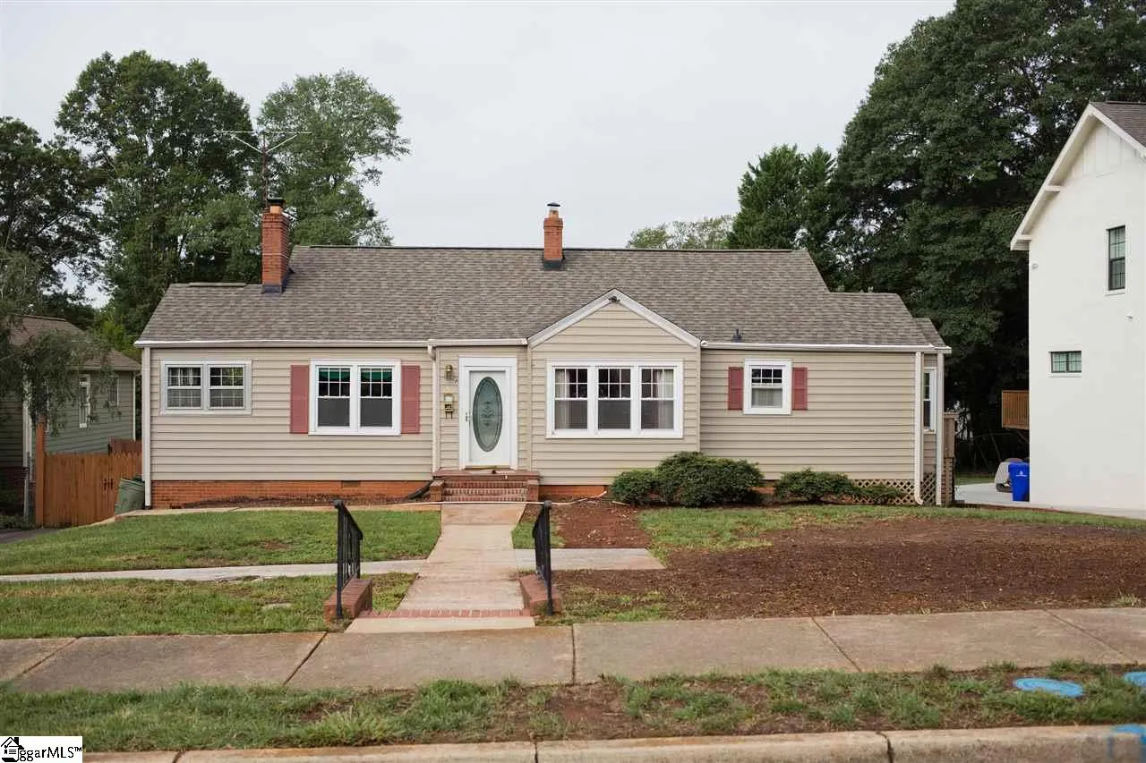 8 Seminole Drive