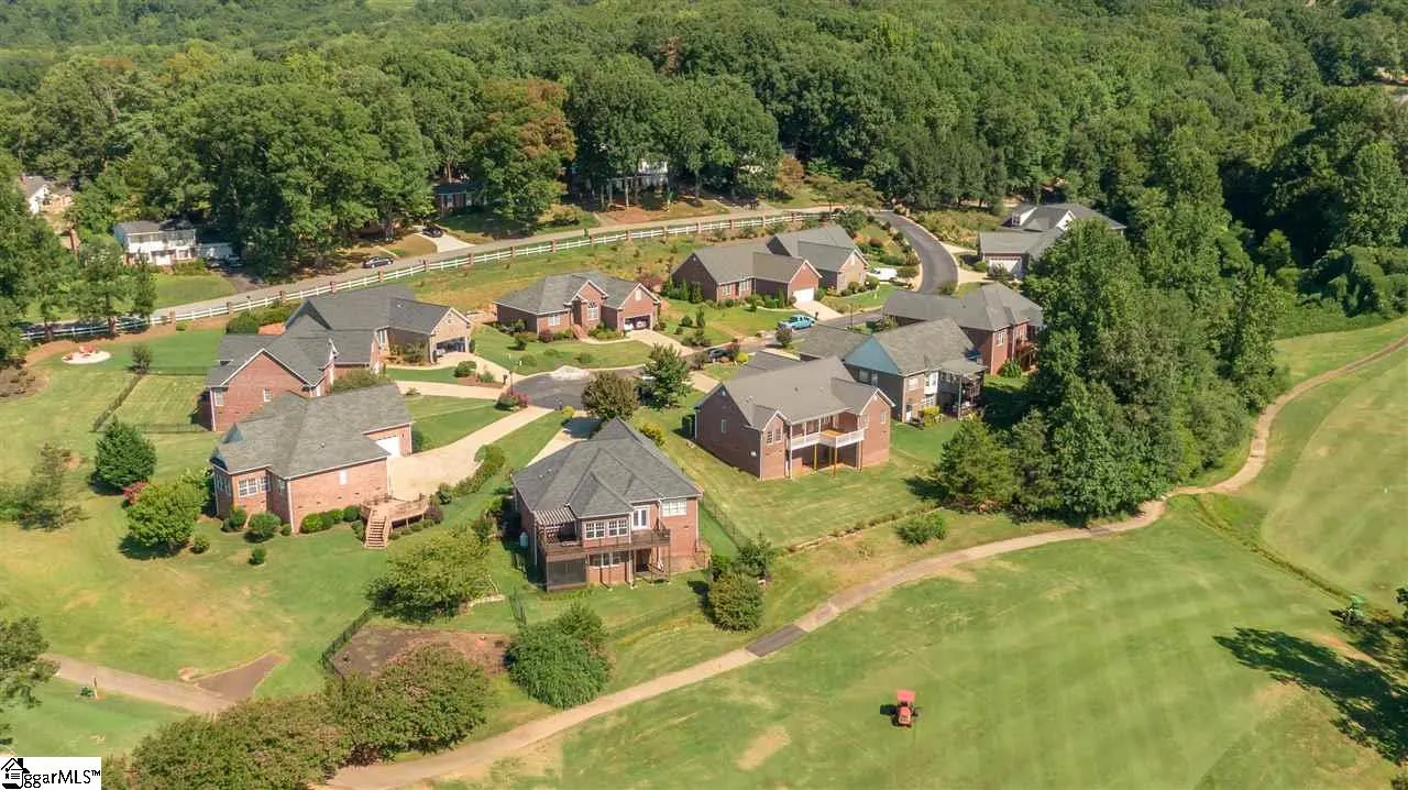 Property image 3 at 15 Belle Terre Court, Greenville, SC 29601