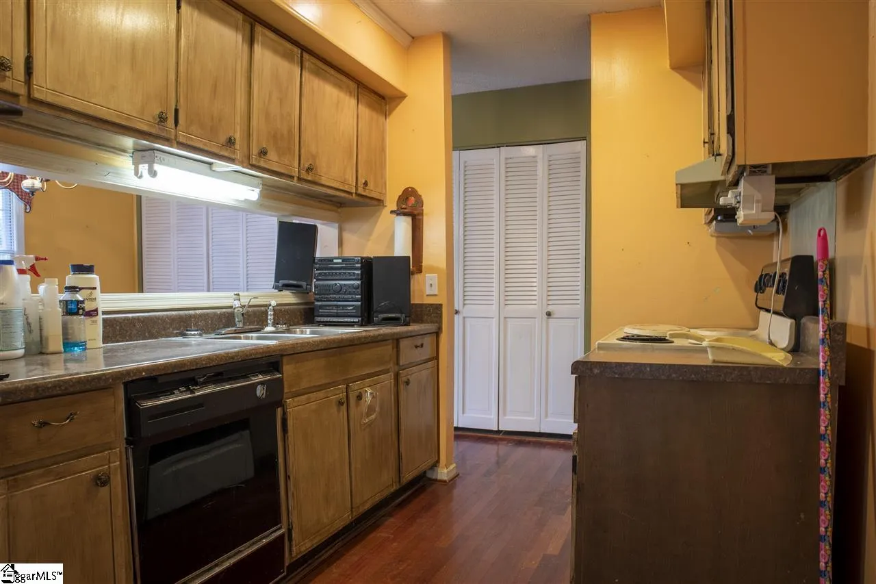 Property image 2 at 104 Loraine Drive, Simpsonville, SC 29680