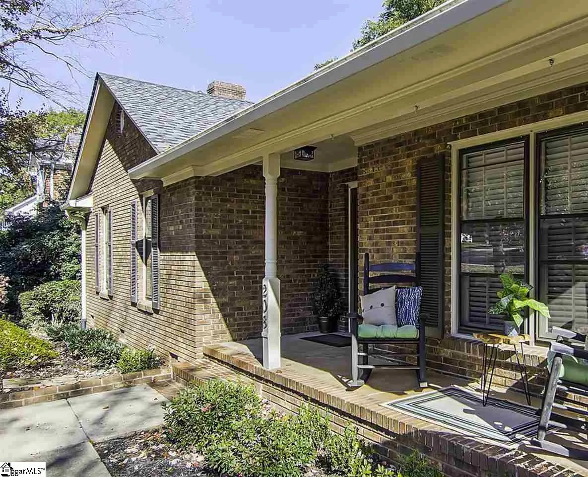 Property image 4 at 208 W Silverleaf Street, Greer, SC 29650