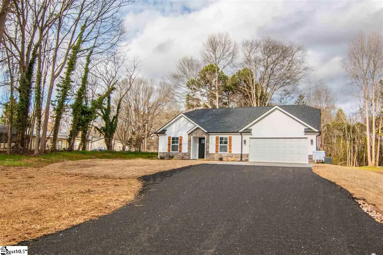 Property image 2 at 1031 Wildwood Lane, Spartanburg, SC 29301