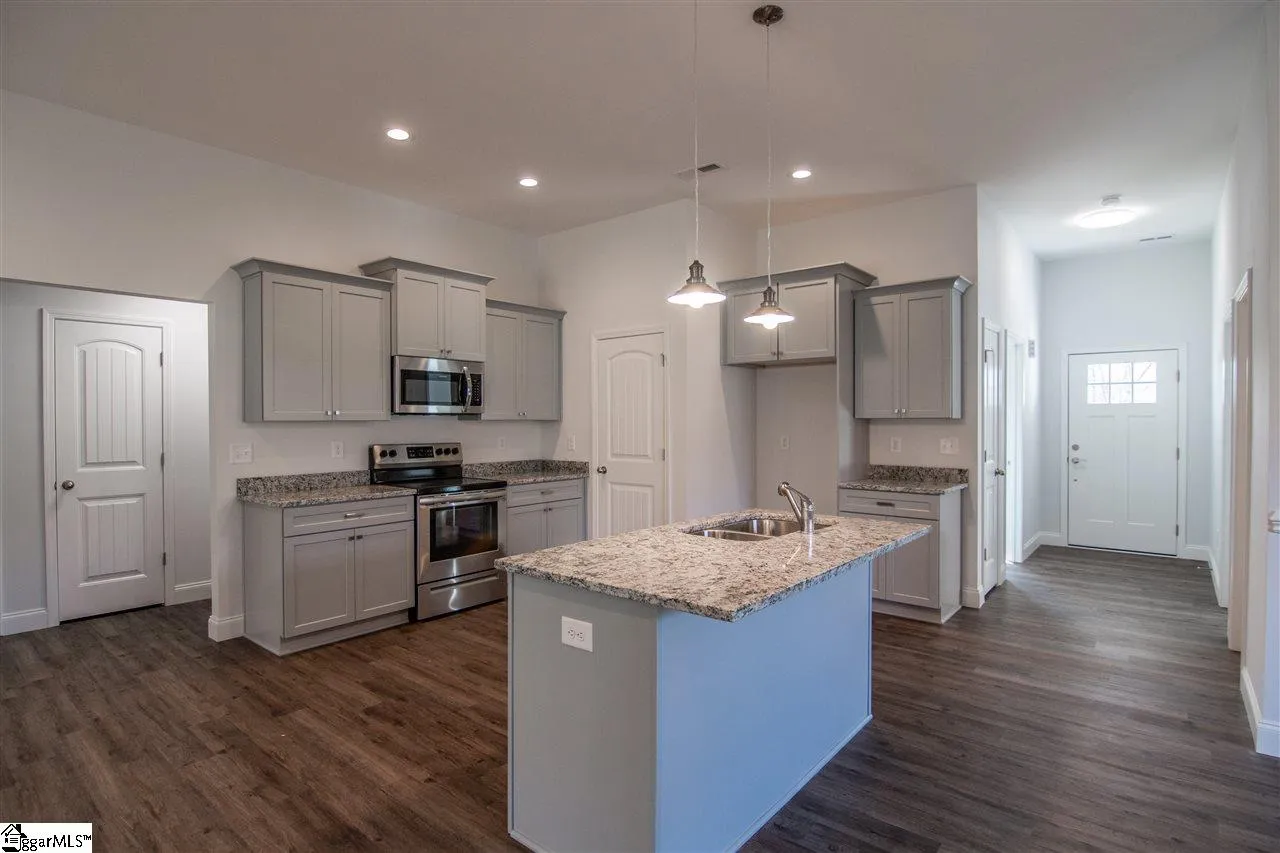 Property image 3 at 1031 Wildwood Lane, Spartanburg, SC 29301