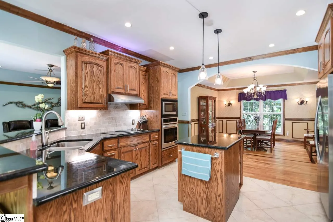 Property image 3 at 16 Knob Creek Court, Greer, SC 29651