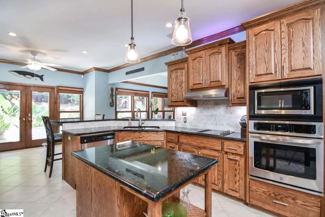Property image 4 at 16 Knob Creek Court, Greer, SC 29651