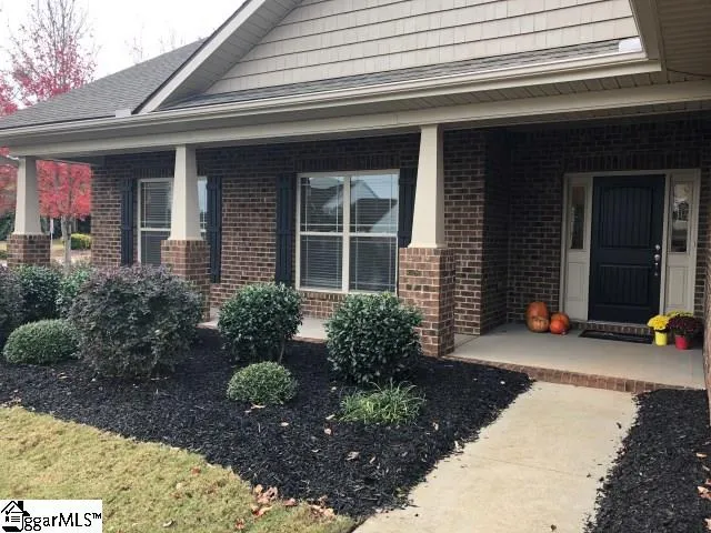 Property image 2 at 403 W Rustling Leaves Lane, Roebuck, SC 29376