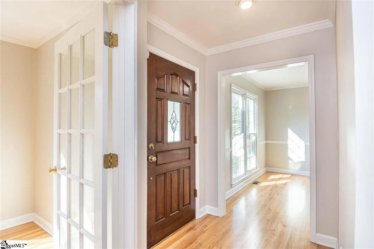 Property image 3 at 107 Wolf Creek Court, Greenville, SC 29609-6016