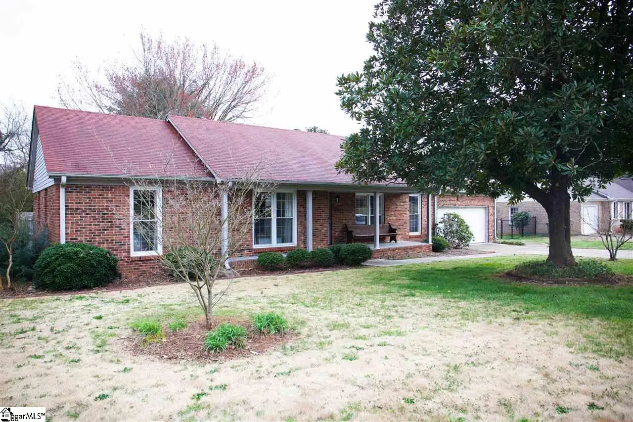 107 Meadowood Drive