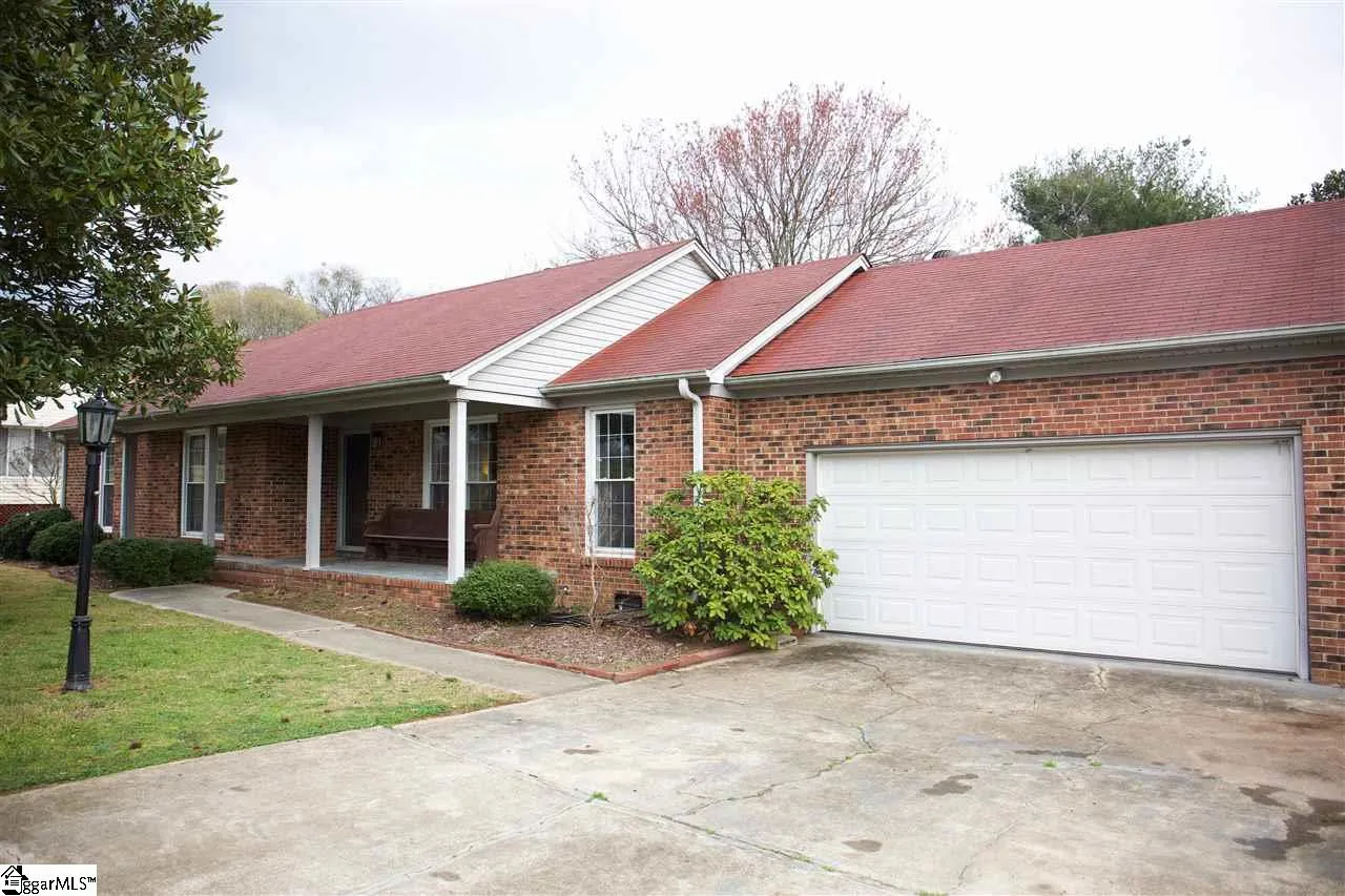 Property image 3 at 107 Meadowood Drive, Mauldin, SC 29662