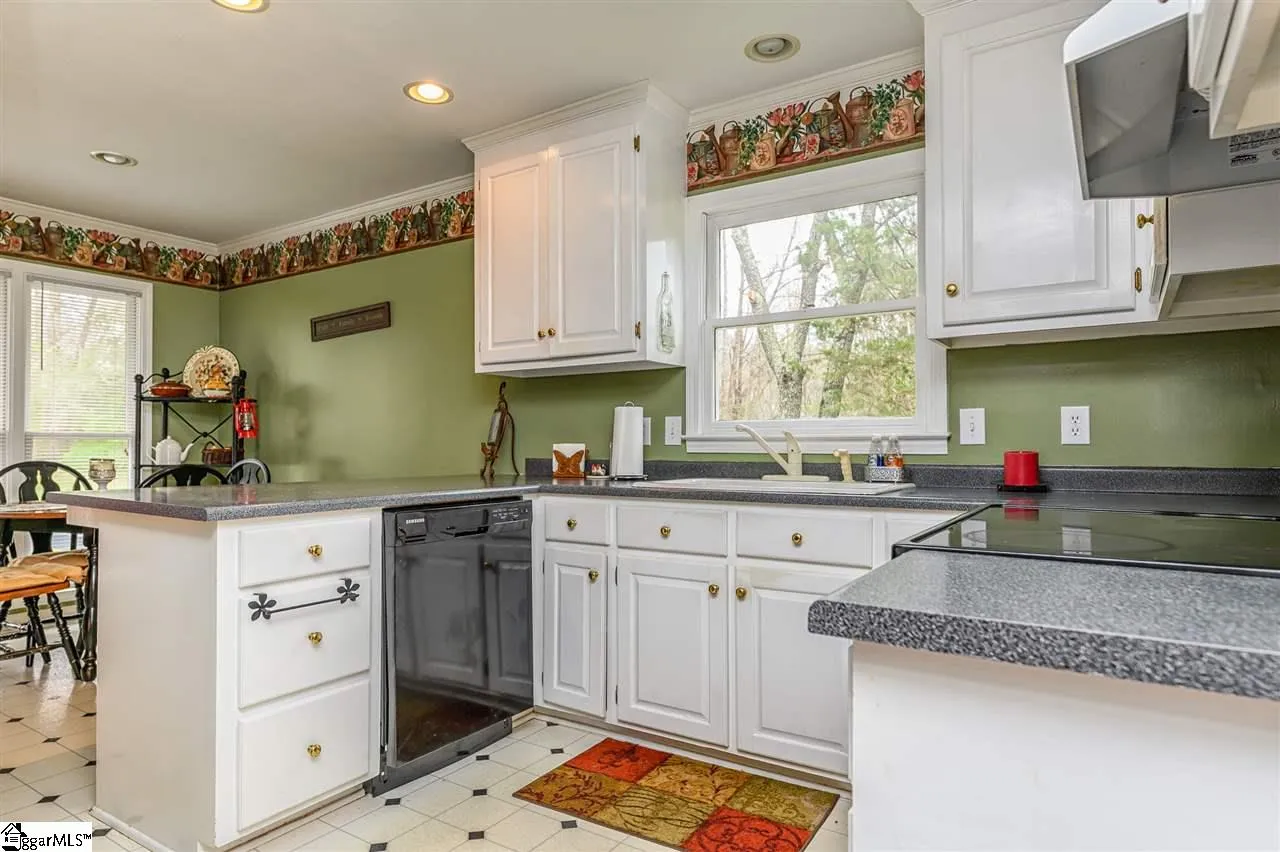 Property image 5 at 17 Pilot Road, Greenville, SC 29609