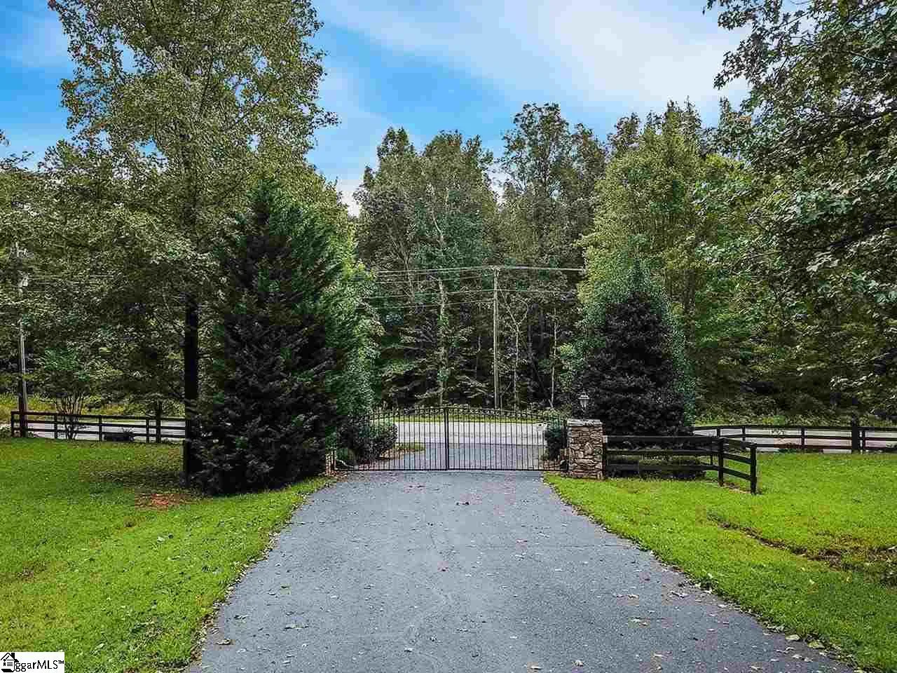 Property image 2 at 10 Knob Hill Lane, Landrum, SC 29356
