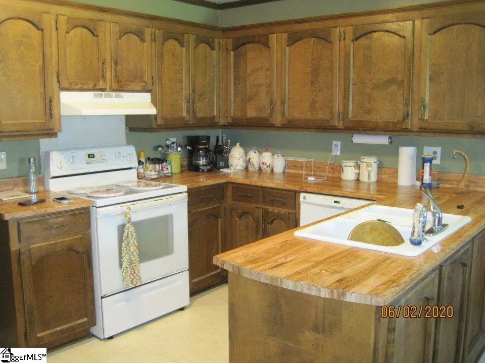 Property image 5 at 109 Roper Mountain Court, Greenville, SC 29615