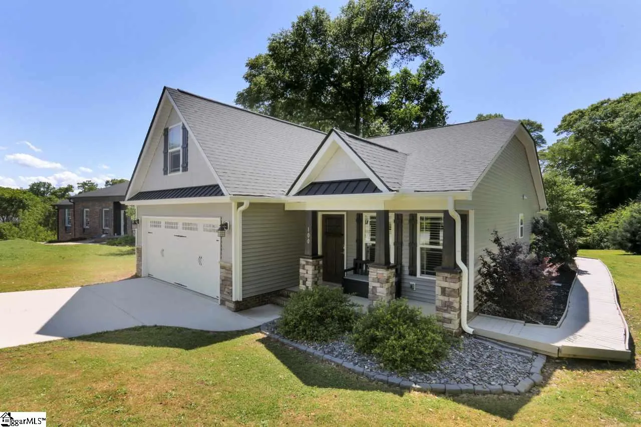 Property image 2 at 100 Thornberry Court, Simpsonville, SC 29680