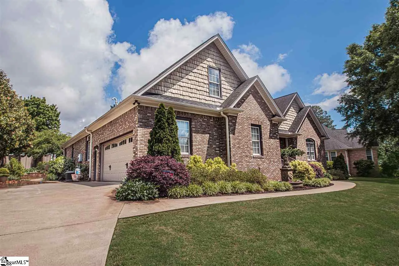 Property image 2 at 305 Wexford Way, Easley, SC 29642