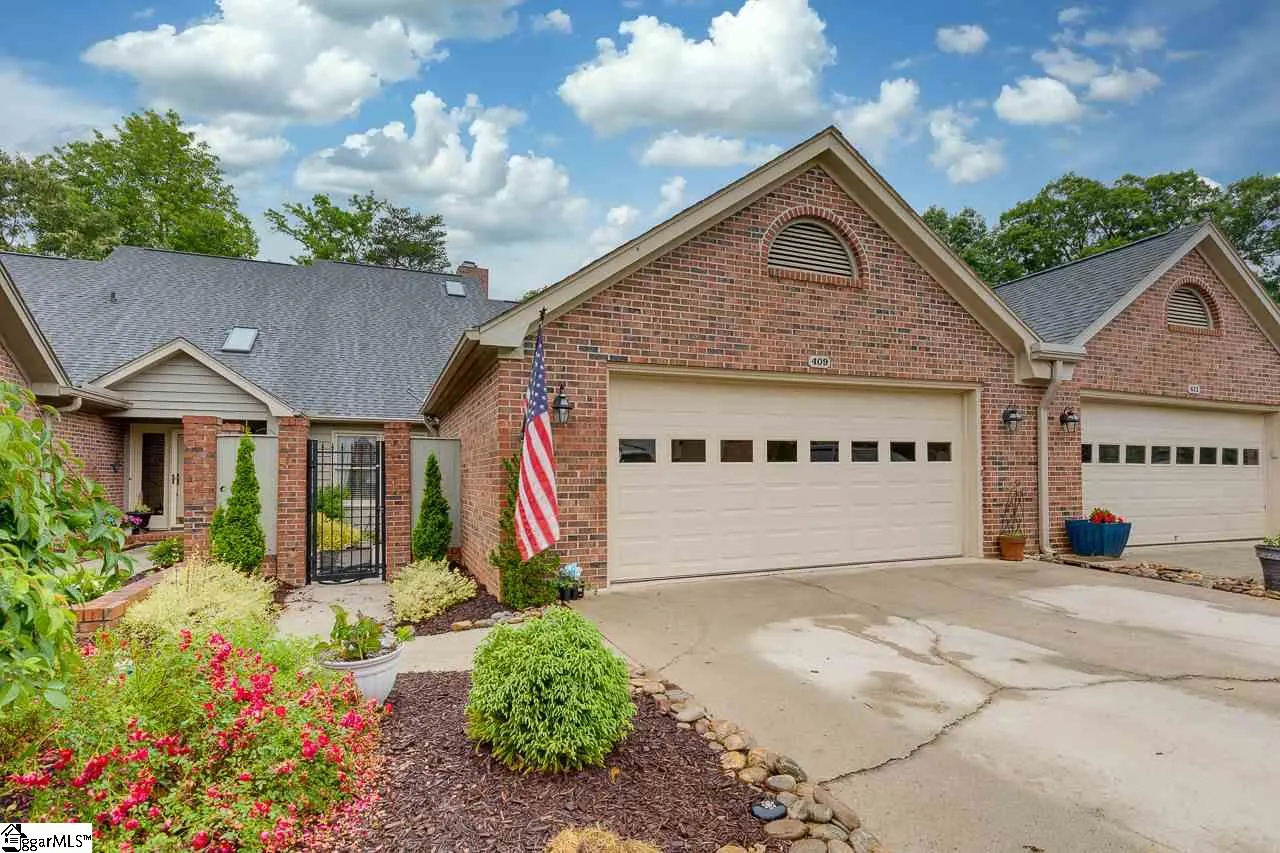 Property image 2 at 409 Hunters Circle, Greenville, SC 29617