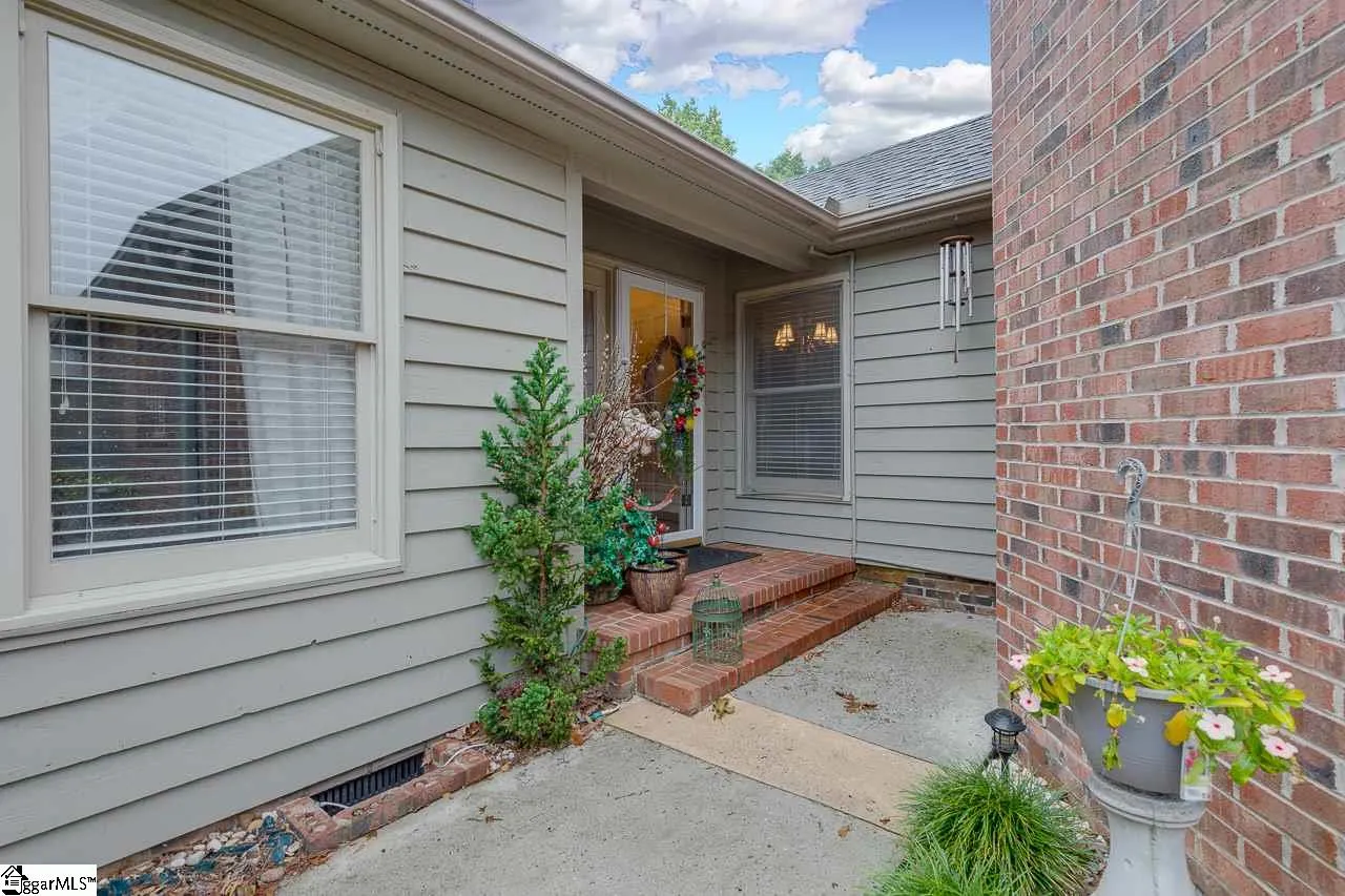 Property image 4 at 409 Hunters Circle, Greenville, SC 29617
