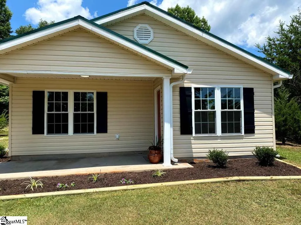 Property image 2 at 4 Jim Logan Court, Greenville, SC 29611