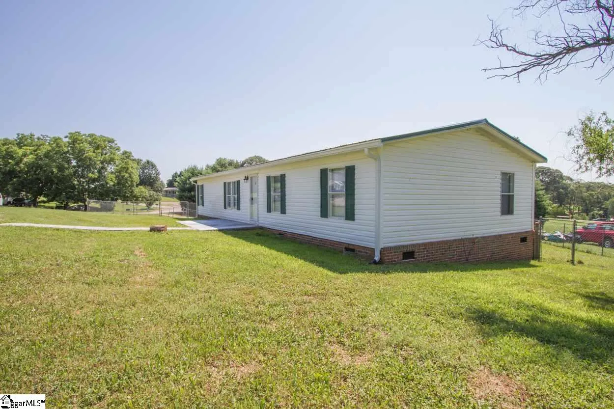 Property image 2 at 106 Baywood Drive, Easley, SC 29640