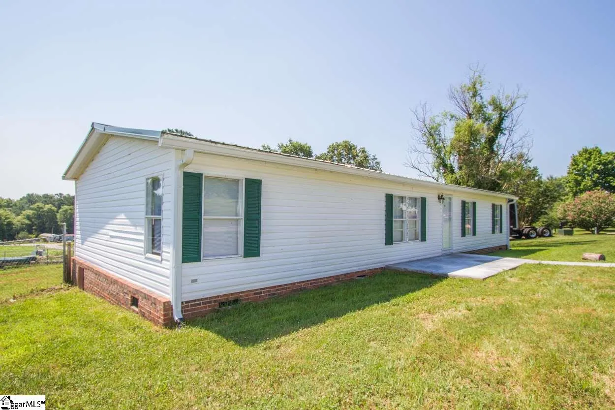 Property image 3 at 106 Baywood Drive, Easley, SC 29640