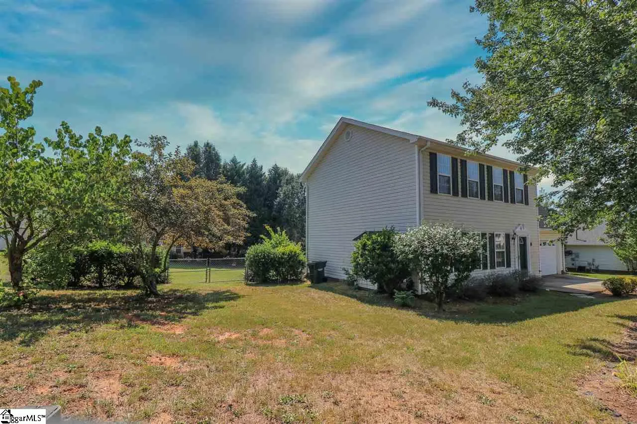Property image 4 at 8 Peach Blossom Court, Greer, SC 29650