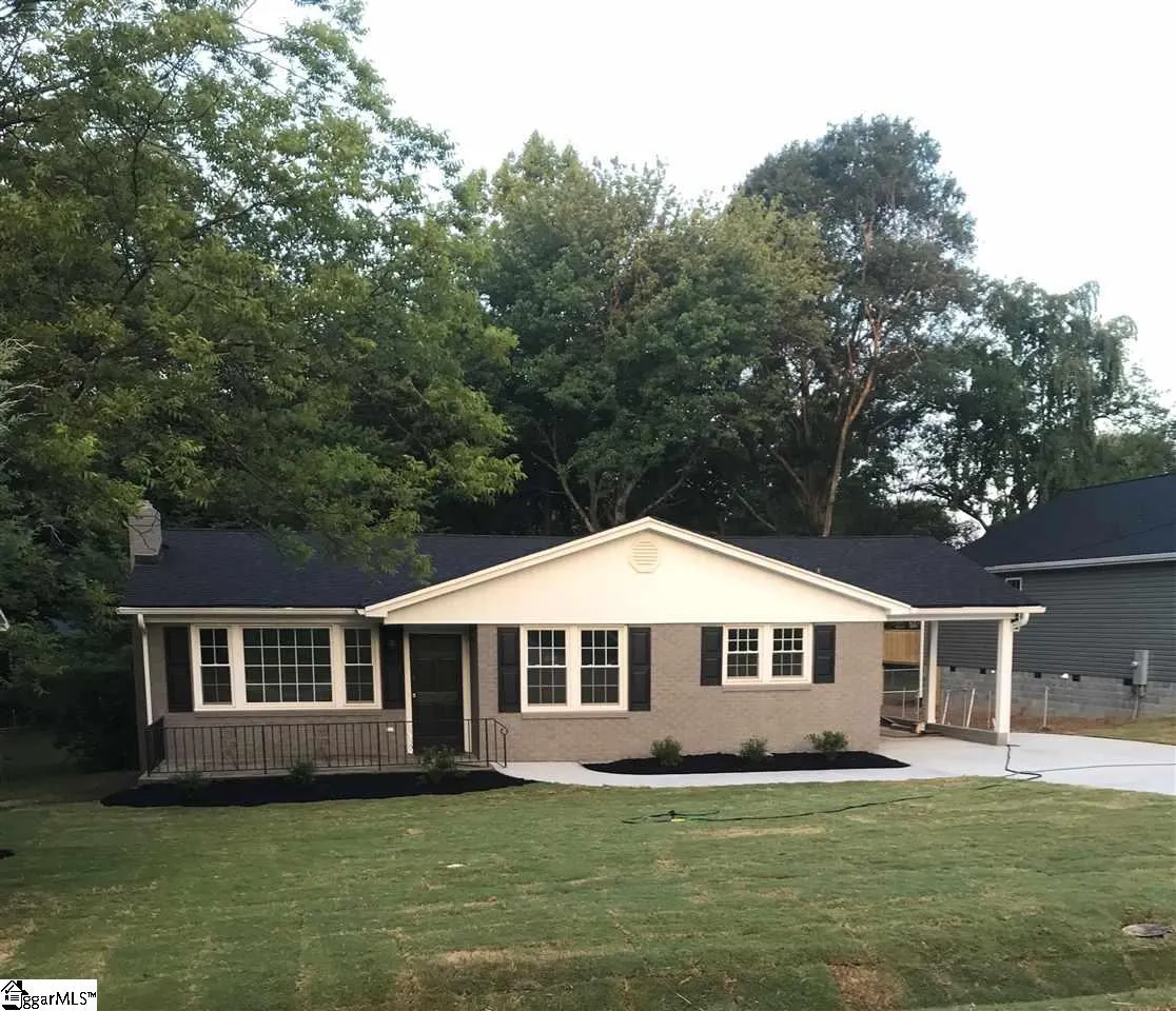Property image 1 at 2 Pinehurst Street, Taylors, SC 29687