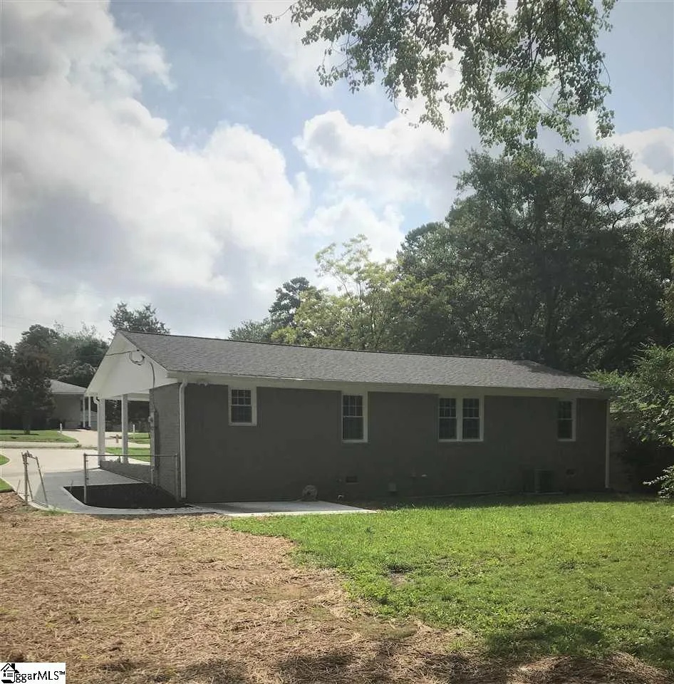 Property image 3 at 2 Pinehurst Street, Taylors, SC 29687