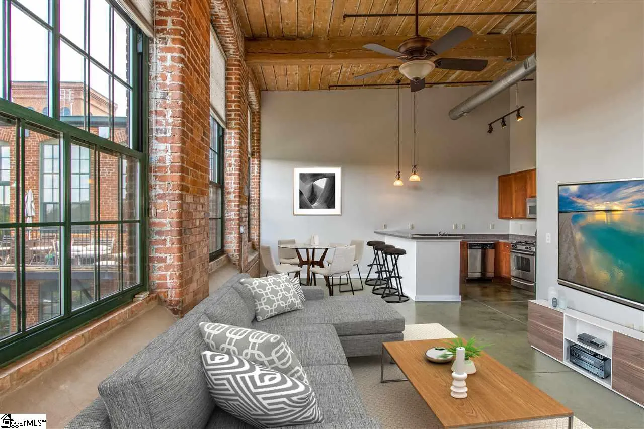 Property image 4 at 400 MILLS Avenue, Greenville, SC 29605