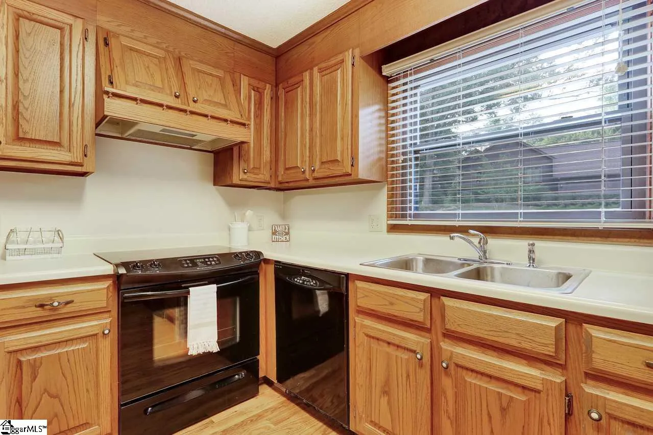 Property image 5 at 4 Creekside Way, Greenville, SC 29609