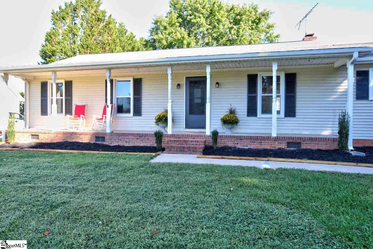 Property image 2 at 301 Brown Road, Simpsonville, SC 29681