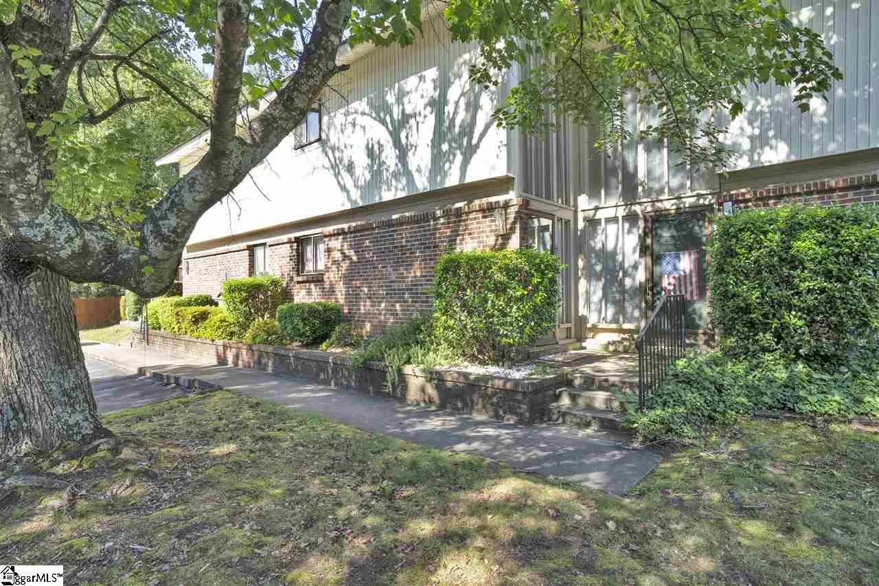 Property image 1 at 47 Briarglen Place, Greenville, SC 29615