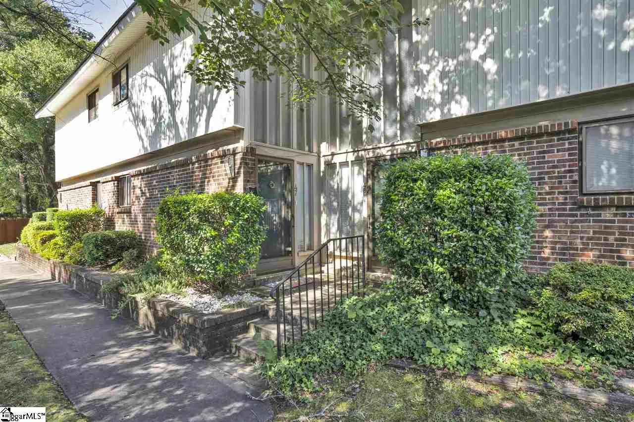 Property image 2 at 47 Briarglen Place, Greenville, SC 29615