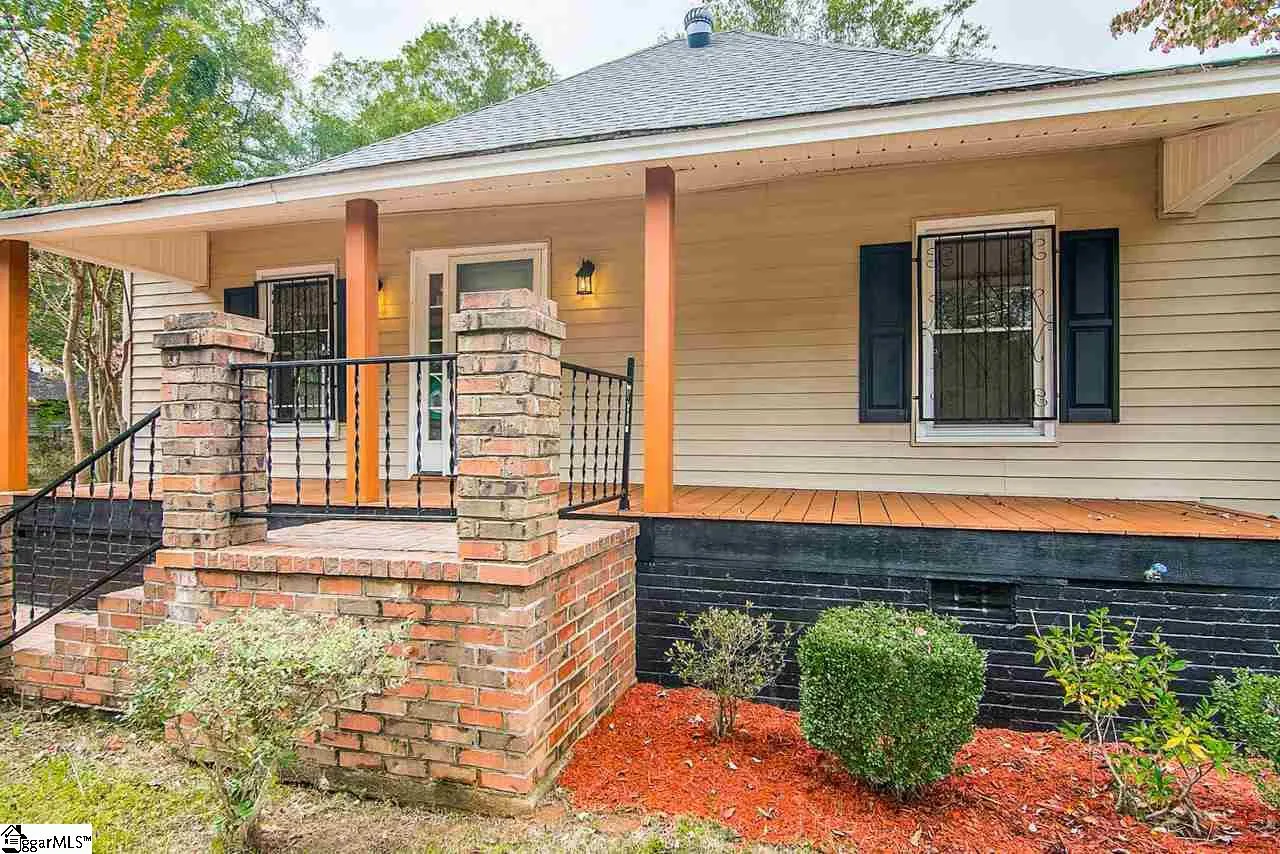 Property image 2 at 15 N Vance Street, Greenville, SC 29611