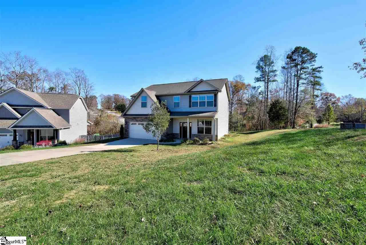 Property image 3 at 140 Hawkcrest Court, Travelers Rest, SC 29690