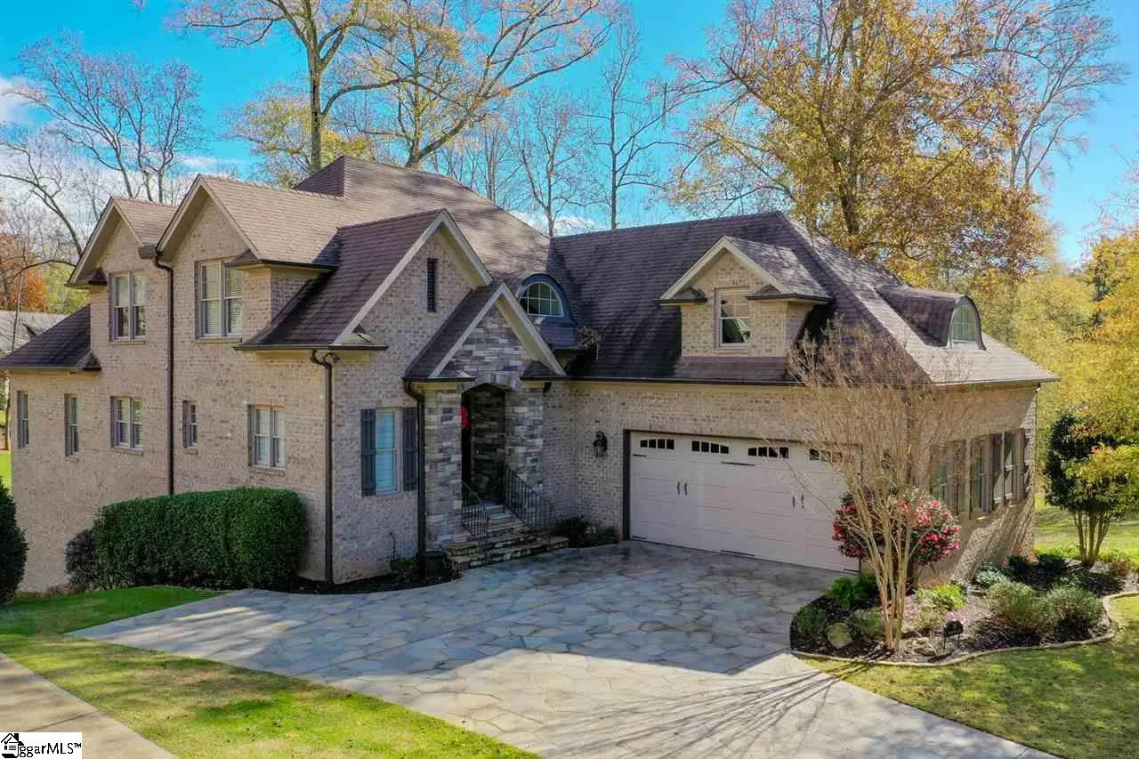 Property image 1 at 18 Paddington Avenue, Greenville, SC 29609-4673