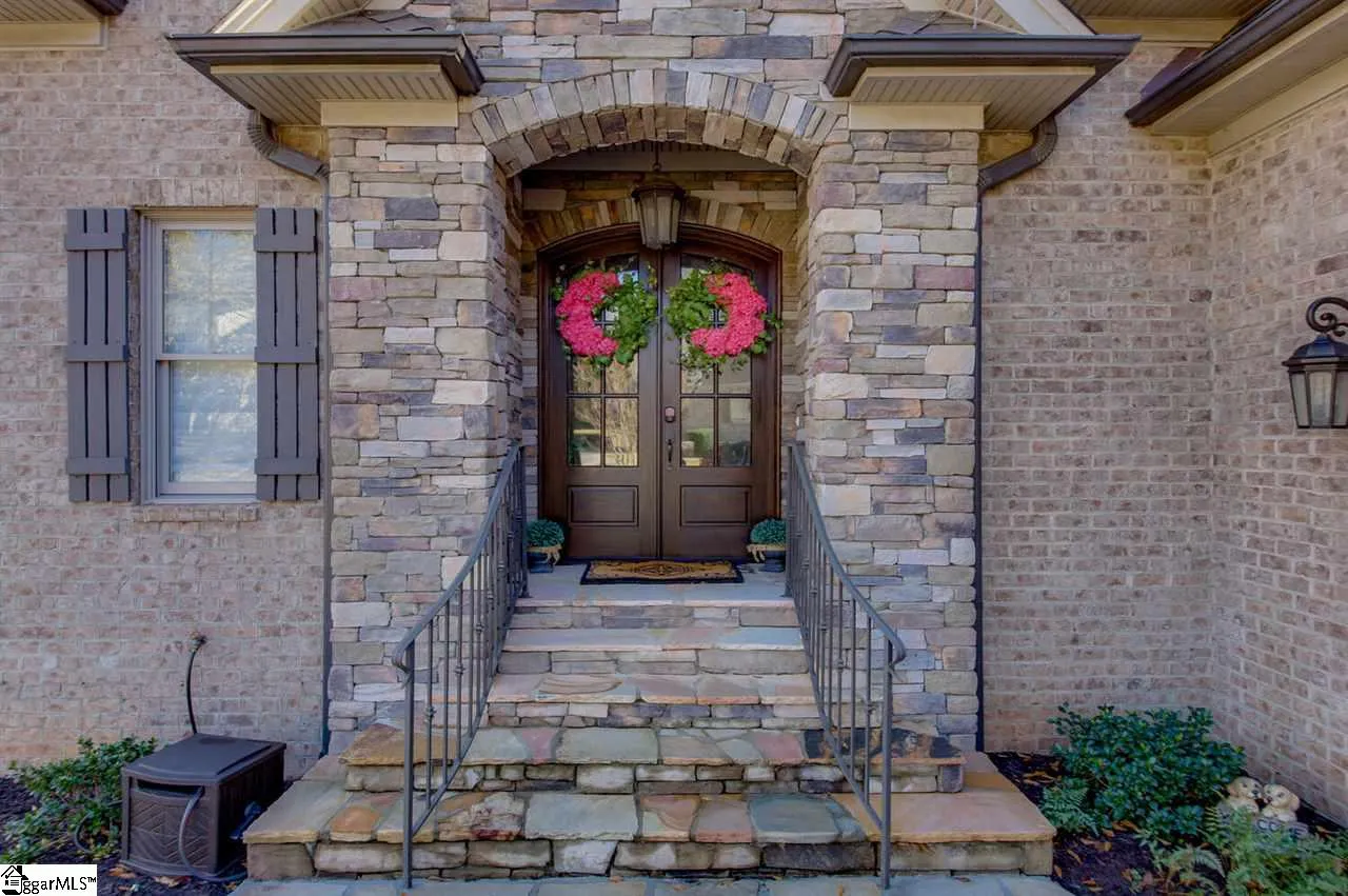 Property image 3 at 18 Paddington Avenue, Greenville, SC 29609-4673