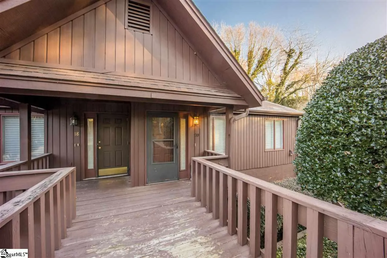 20 Creekside Way