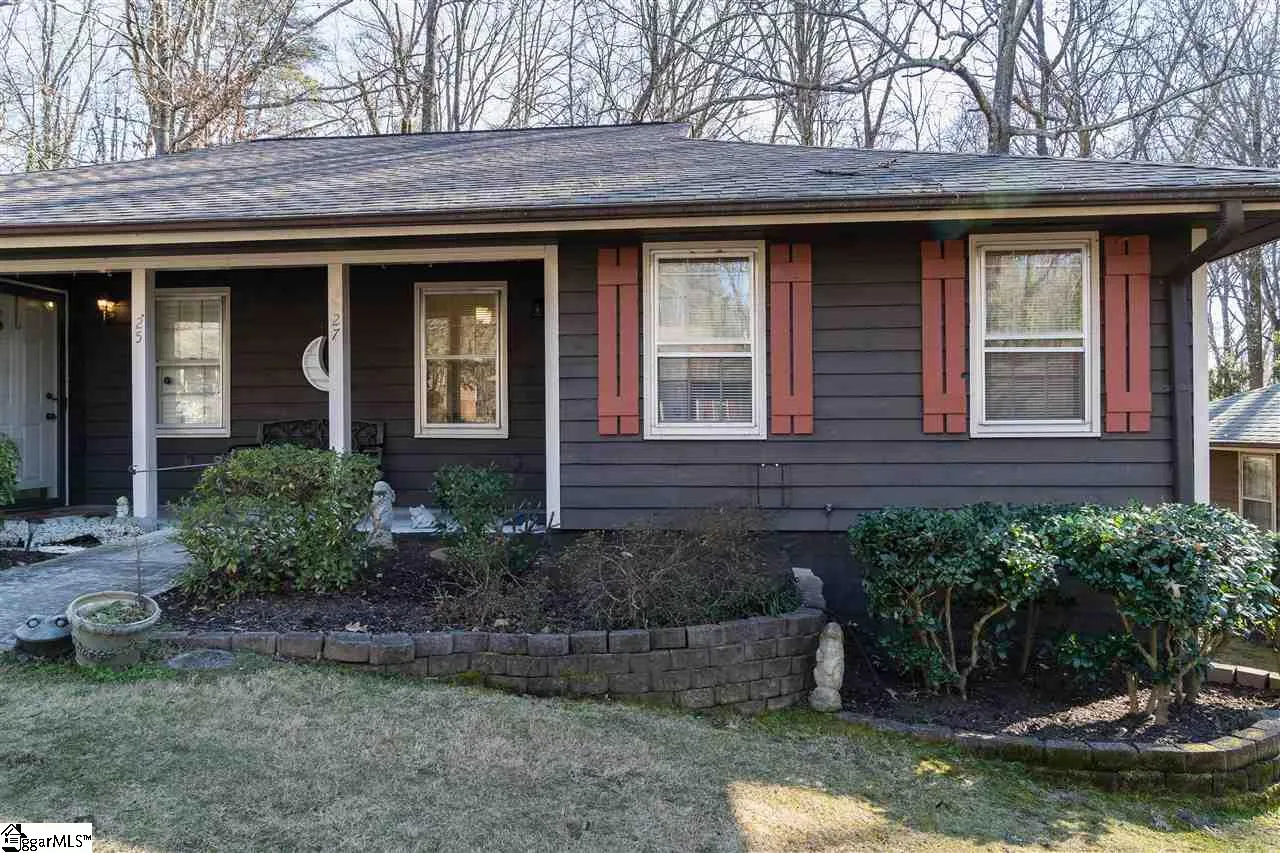 27 Oakwood Drive