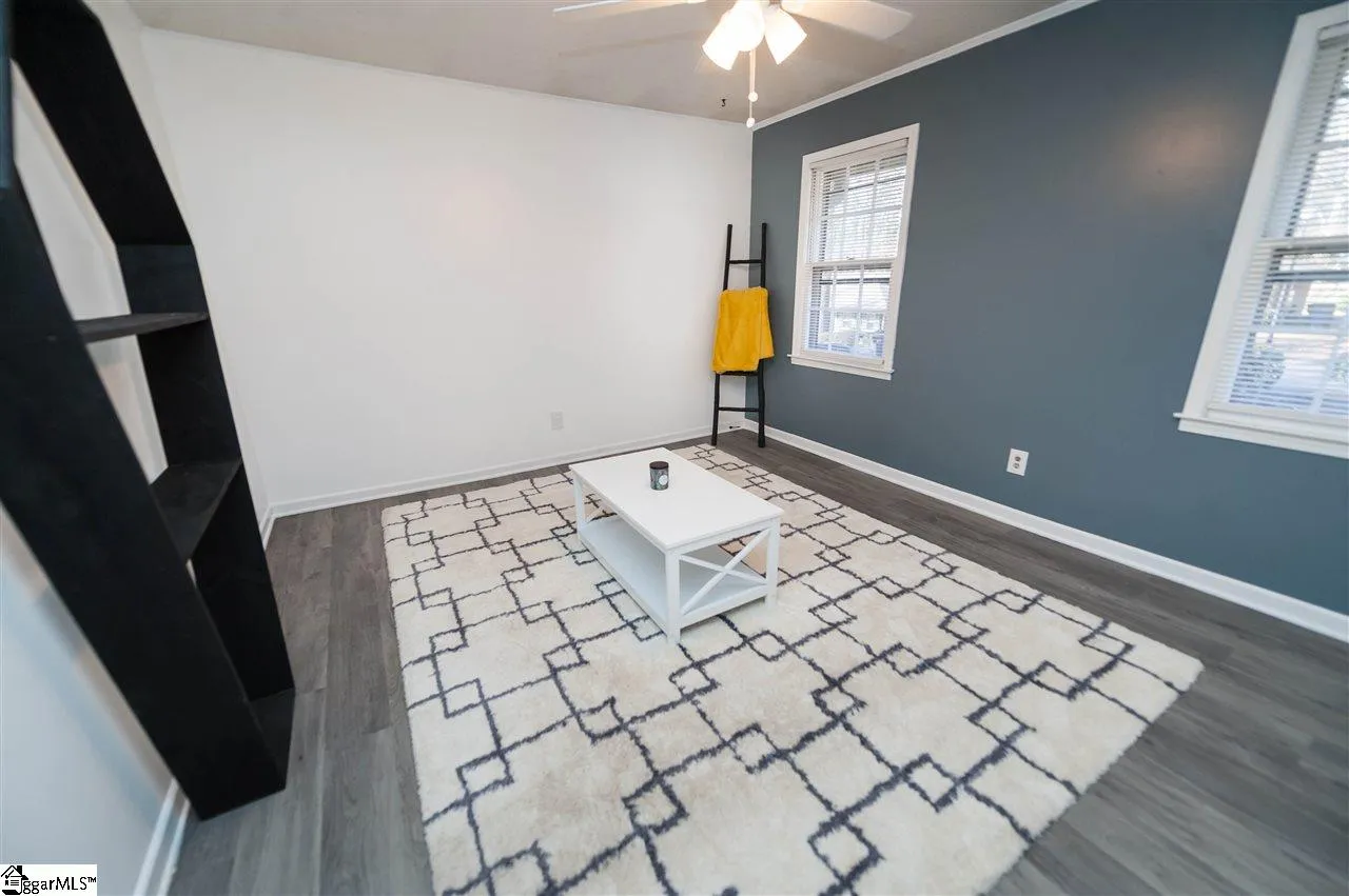 Property image 4 at 27 Oakwood Drive, Greenville, SC 29609