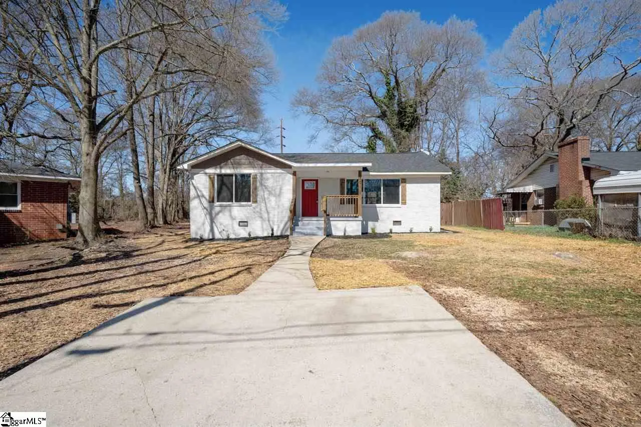 Property image 1 at 30 Bagwell Circle, Greenville, SC 29605