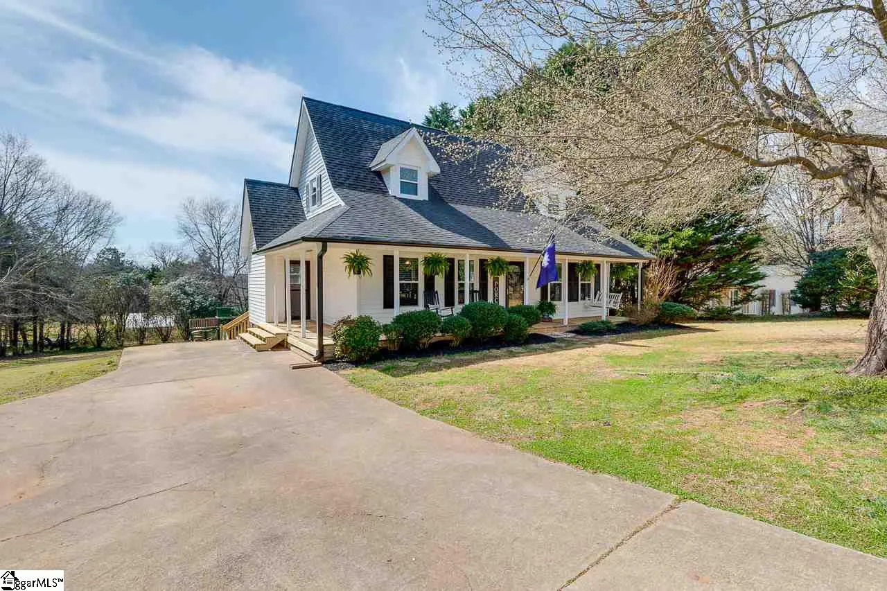 Property image 3 at 111 Ridgemont Court, Easley, SC 29642