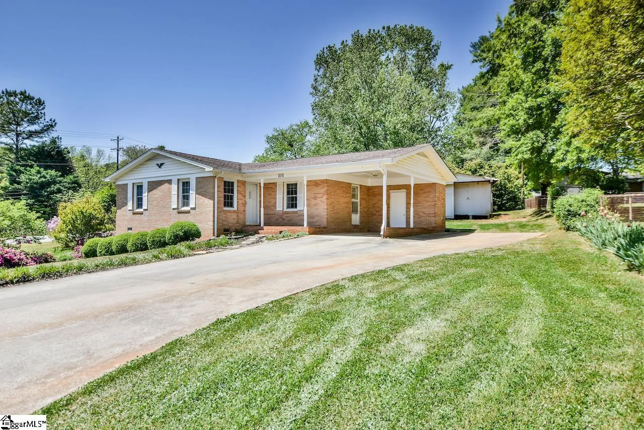 Property image 2 at 101 Belmont Circle, Easley, SC 29642