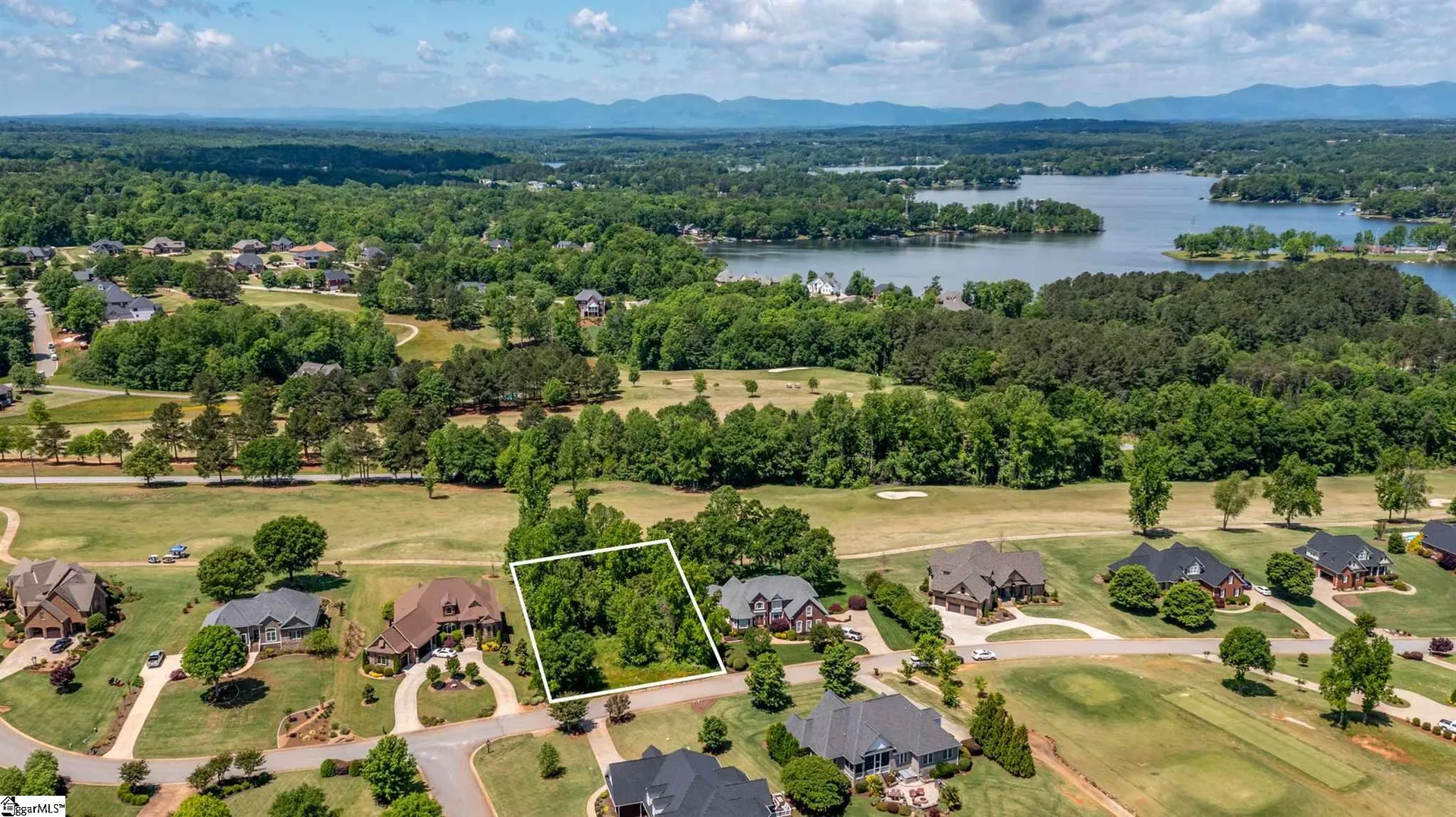 Property image 1 at 825 E Heathland Drive, Inman, SC 29349