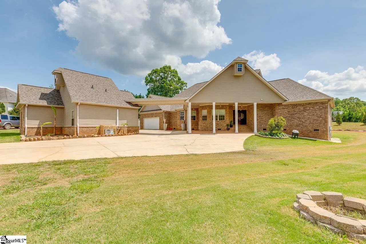 307 Forked Oak Way