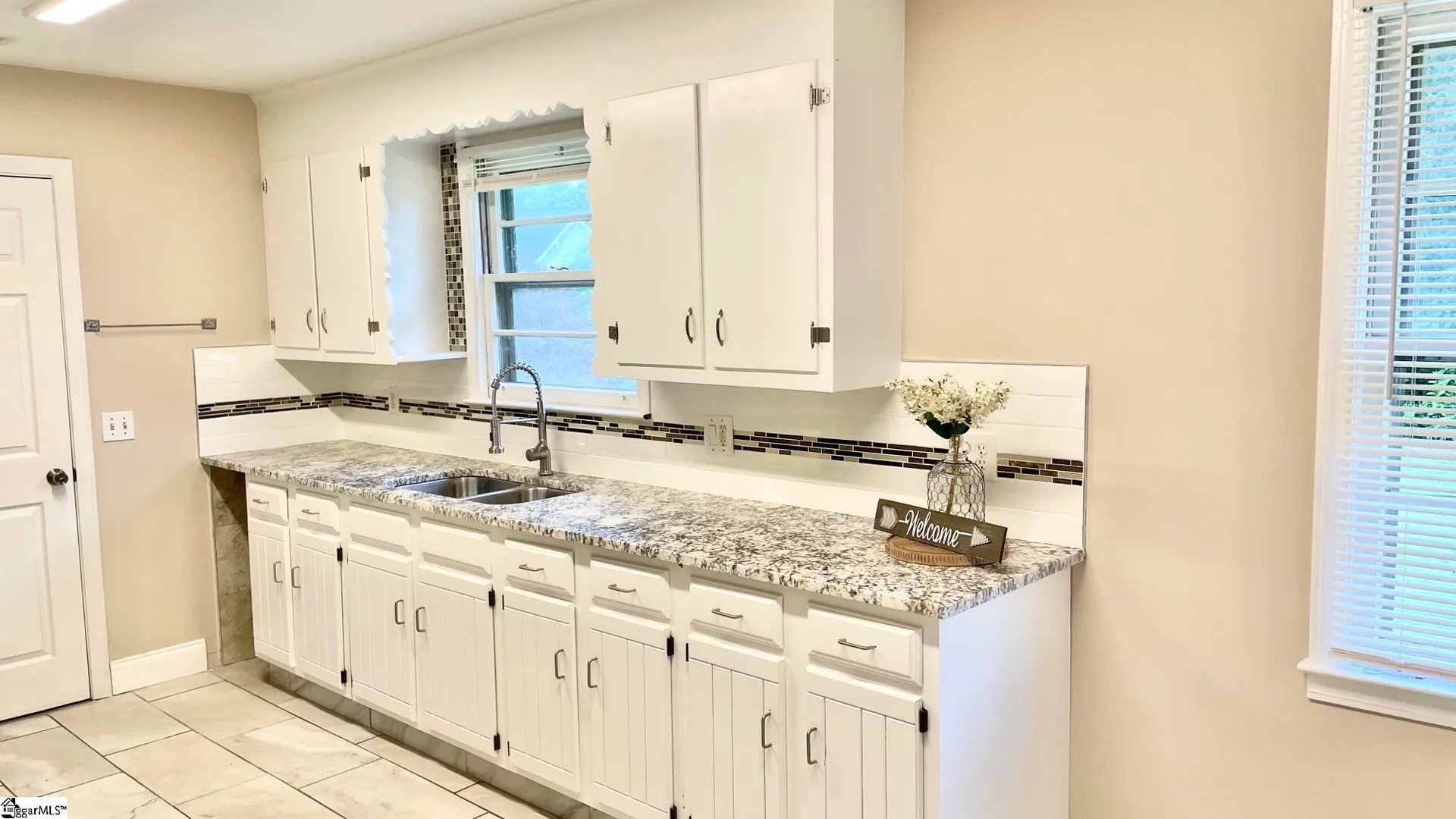Property image 3 at 4 Greenway Court, Taylors, SC 29687