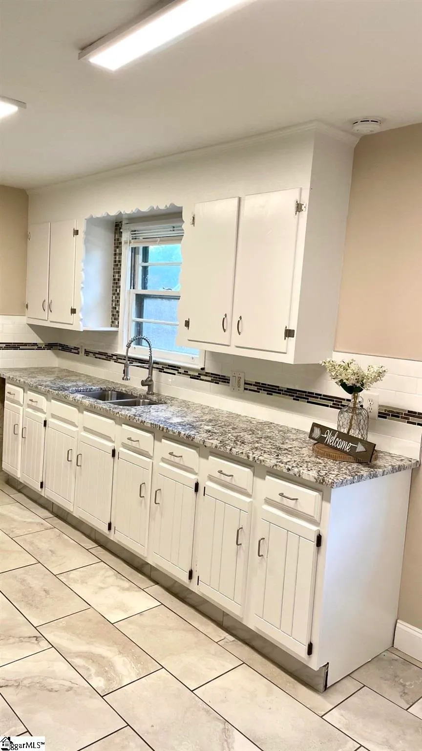 Property image 4 at 4 Greenway Court, Taylors, SC 29687