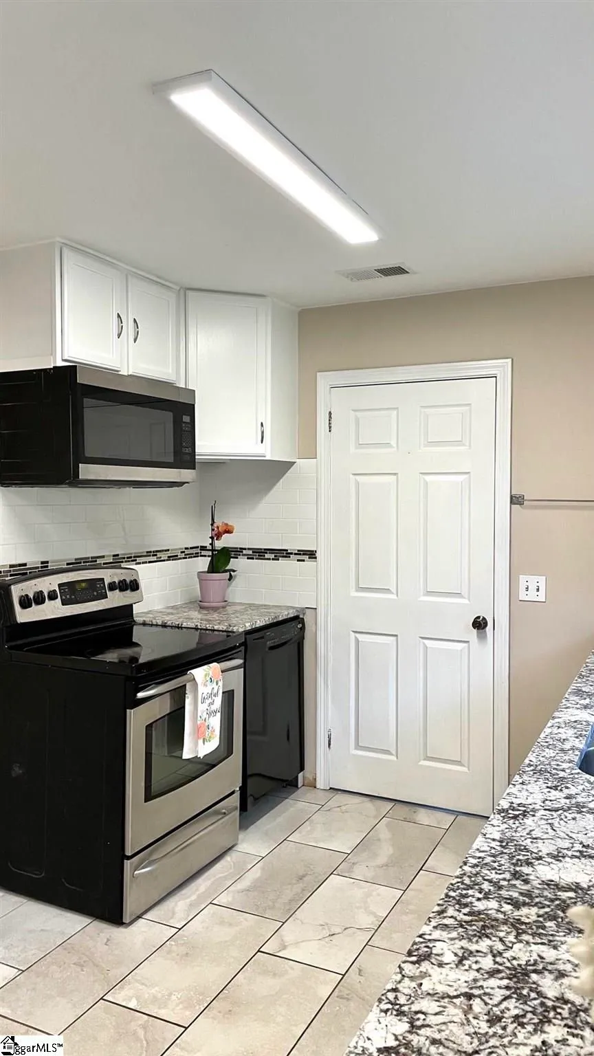 Property image 5 at 4 Greenway Court, Taylors, SC 29687