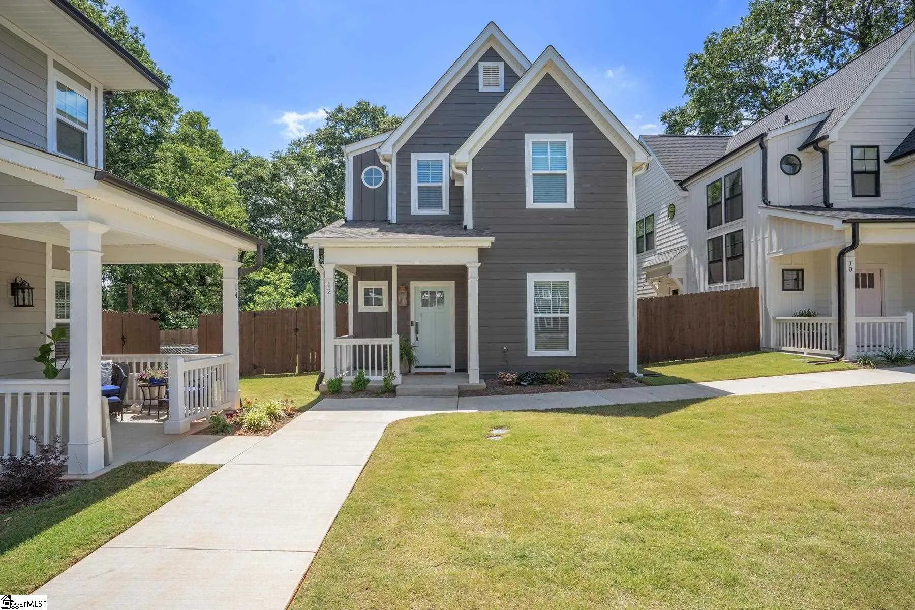 12 Ridge Knoll Circle