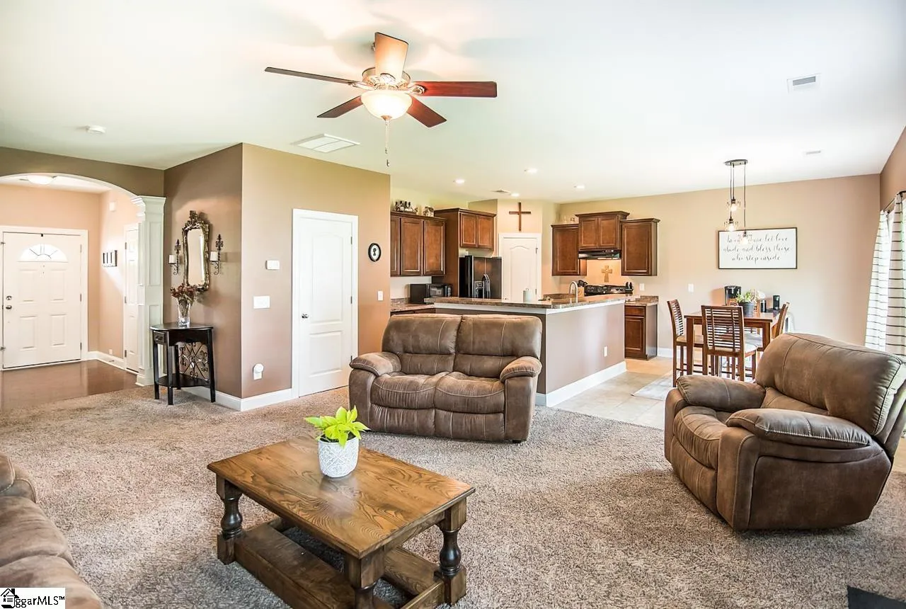 Property image 2 at 100 Romsey Circle, Simpsonville, SC 29681