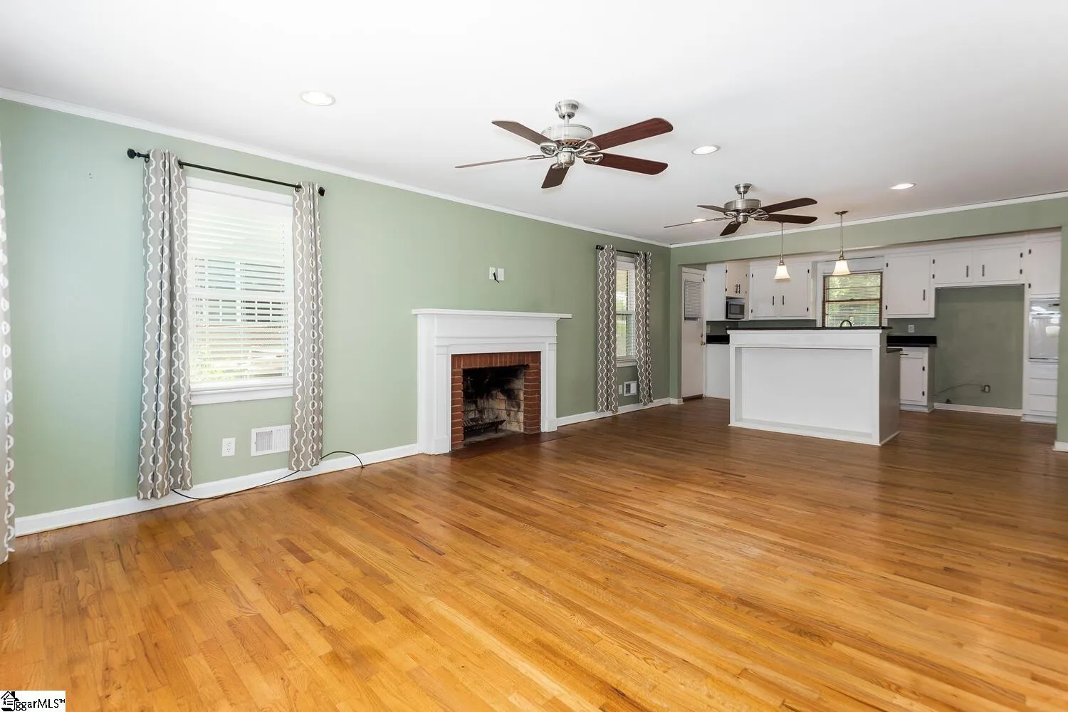 Property image 2 at 810 Marue Drive, Greenville, SC 29605