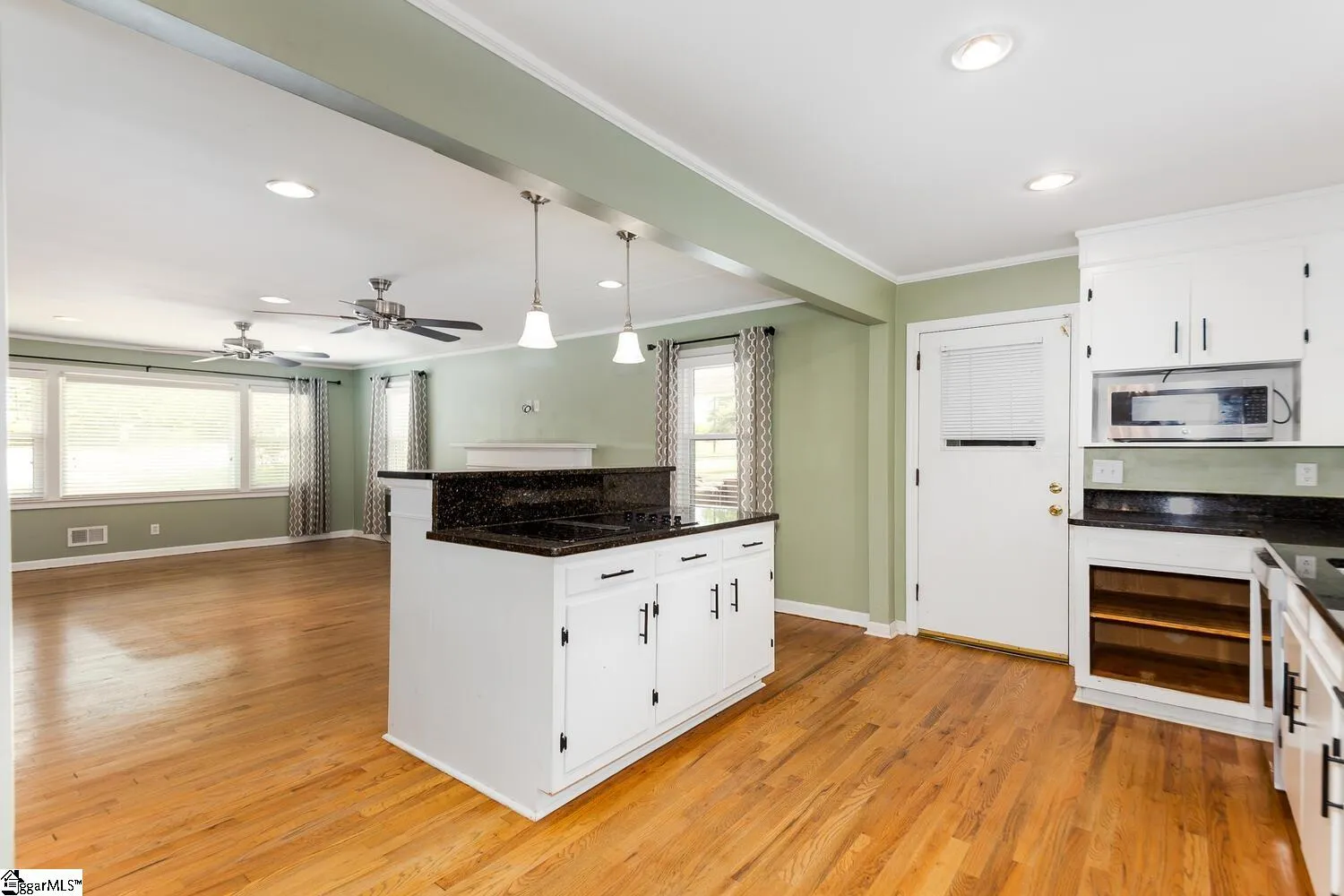 Property image 4 at 810 Marue Drive, Greenville, SC 29605